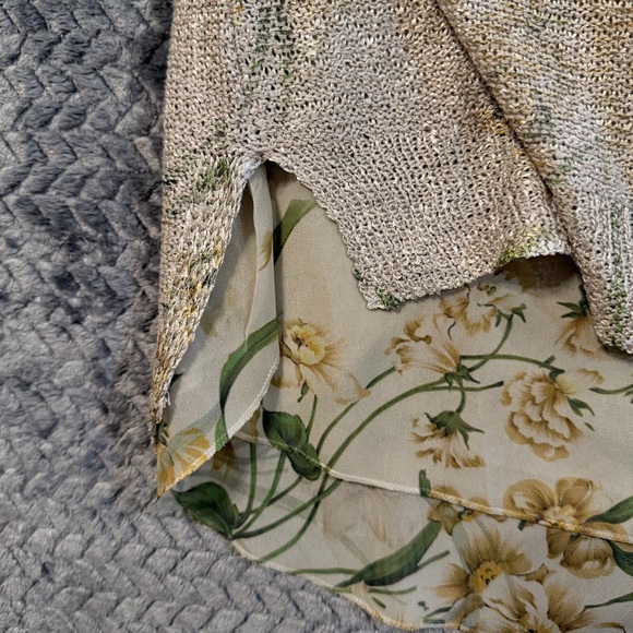 Sioni Flower Lightweight Layered Sweater size medium - Picture 6 of 13